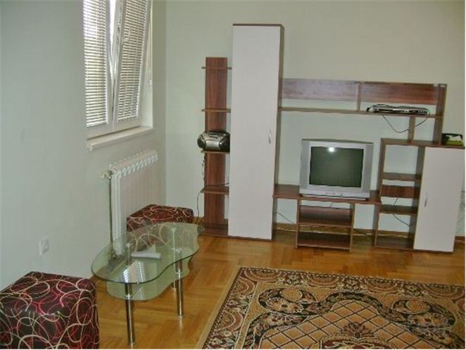 Garsonjera - 30m² - Đeram pijaca